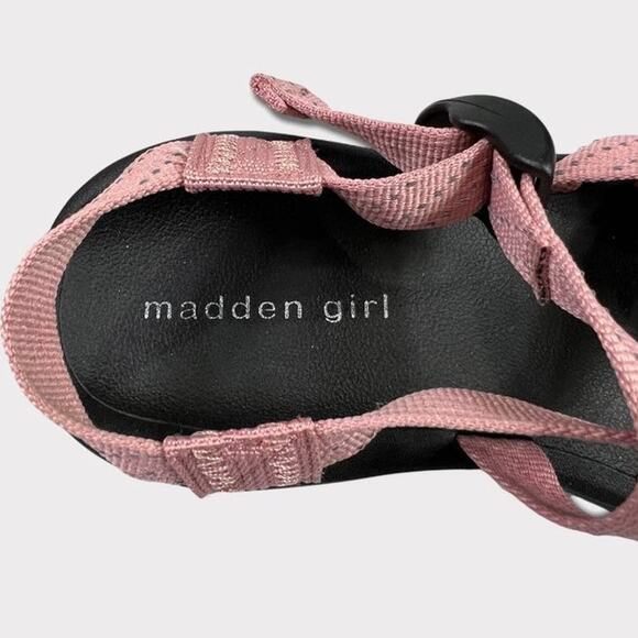 Madden Girl Blush Reflective/Pink Sun Sandals Size 6 Toe-Loop Ankle Strap Buckle - Picture 3 of 8